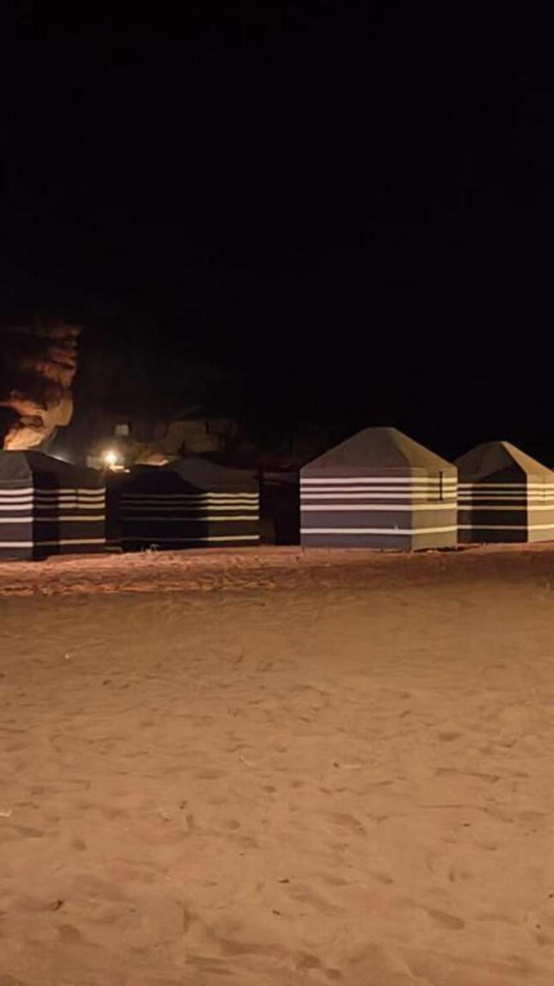 Stargazing Camp & Tours Hotel Wadi Rum Buitenkant foto
